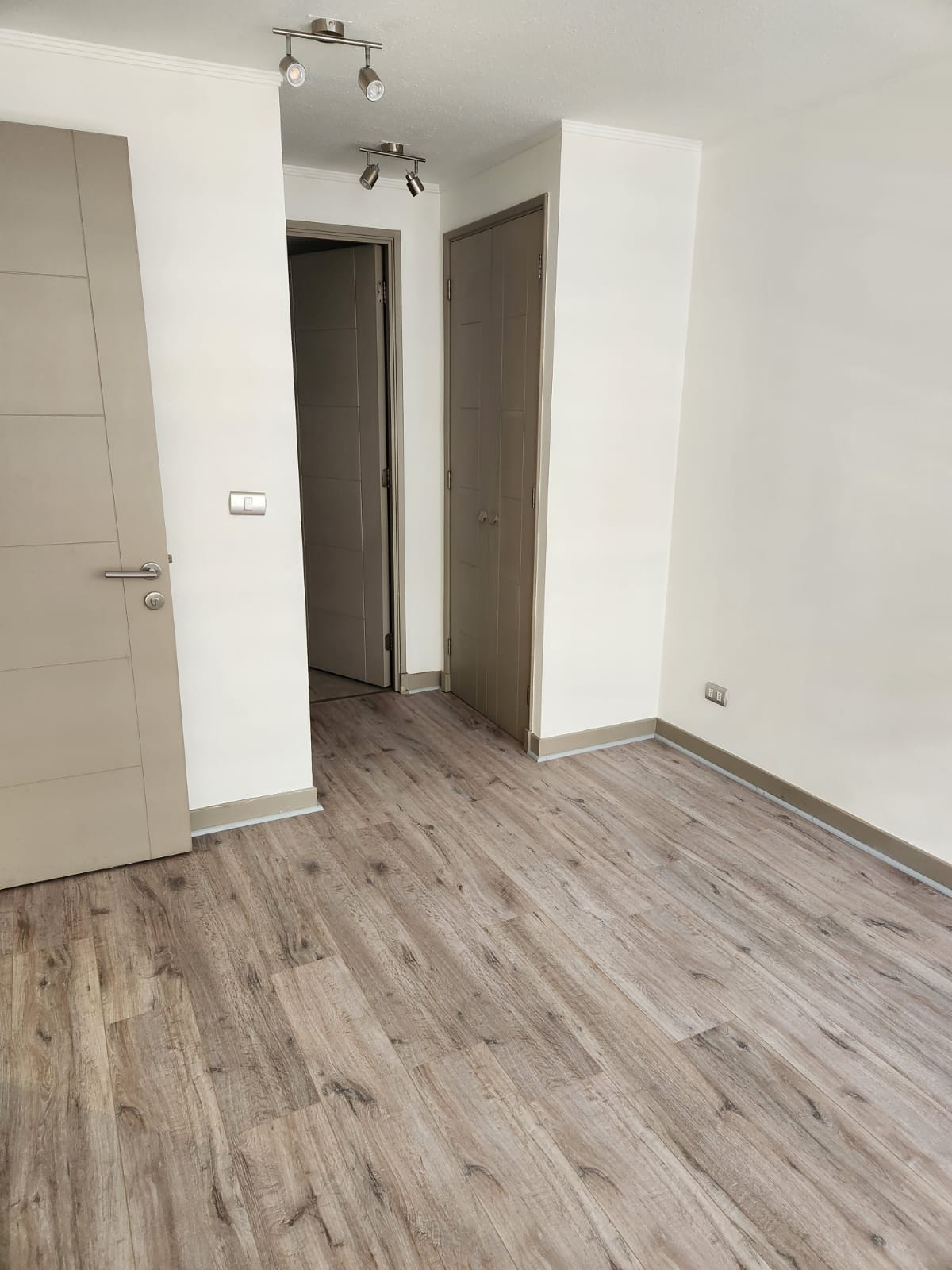 Arriendo Dpto. céntrico 1D/1B con Bodega – Cerca Metro