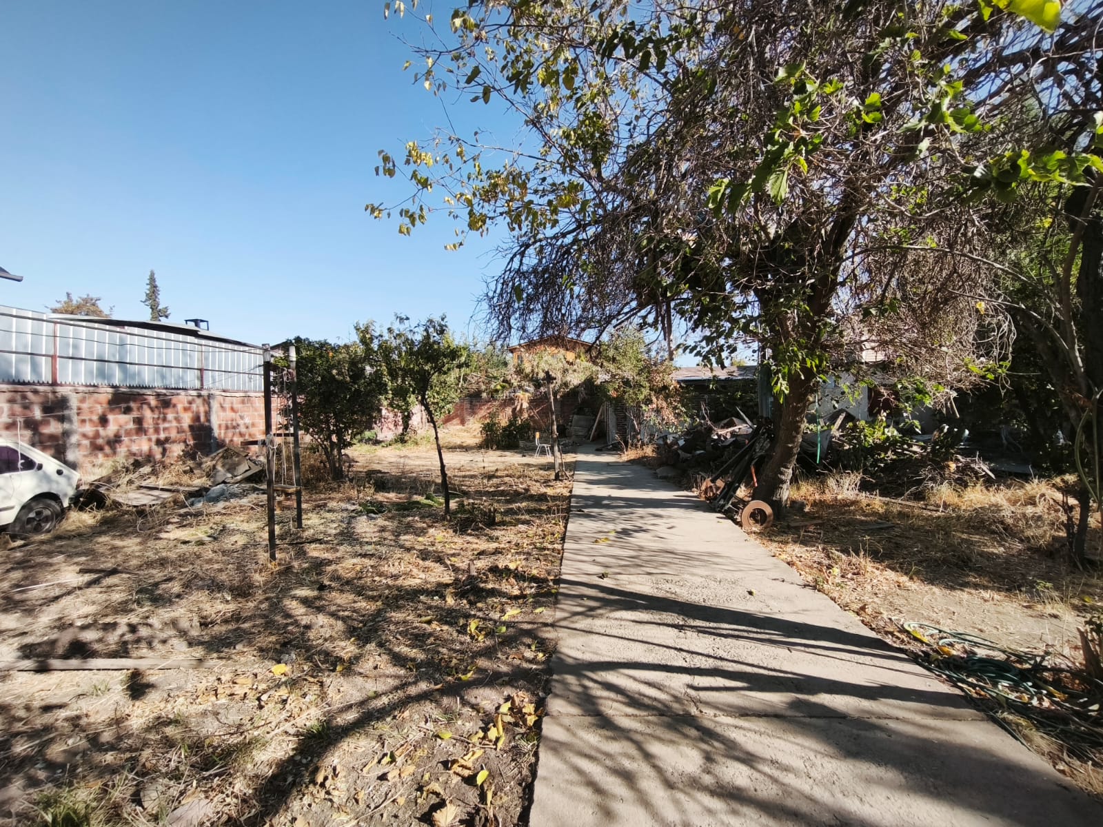 Terreno Con Potencial Uso Comercial E Industrial Inofensivo