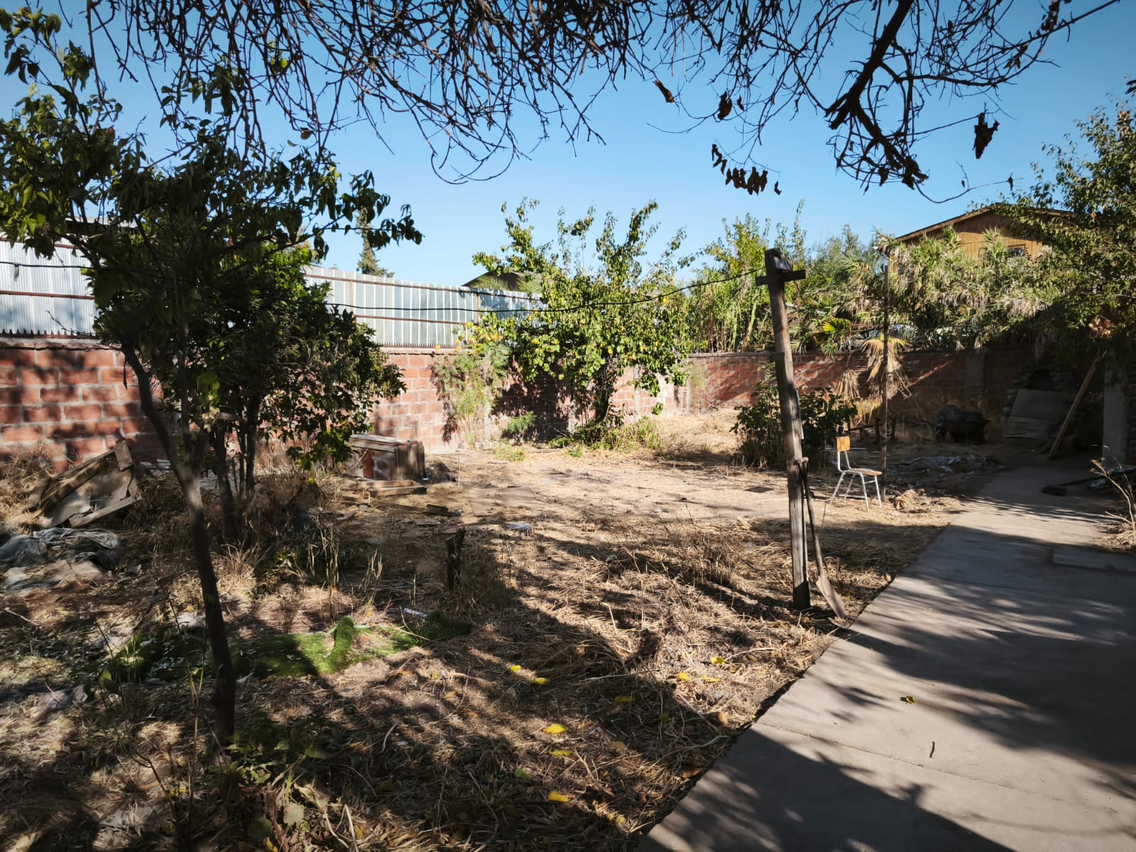 Terreno Con Potencial Uso Comercial E Industrial Inofensivo