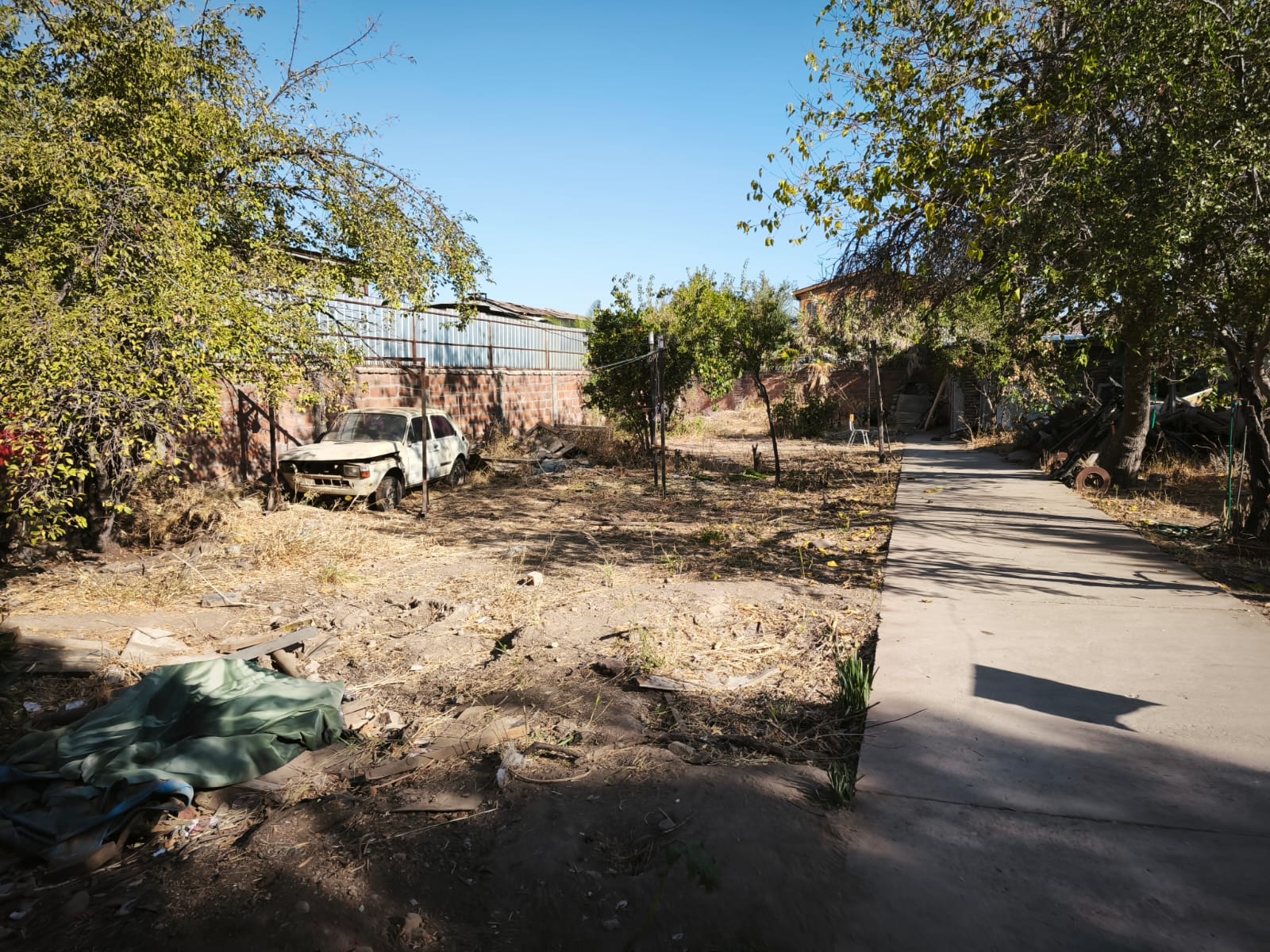 Terreno Con Potencial Uso Comercial E Industrial Inofensivo