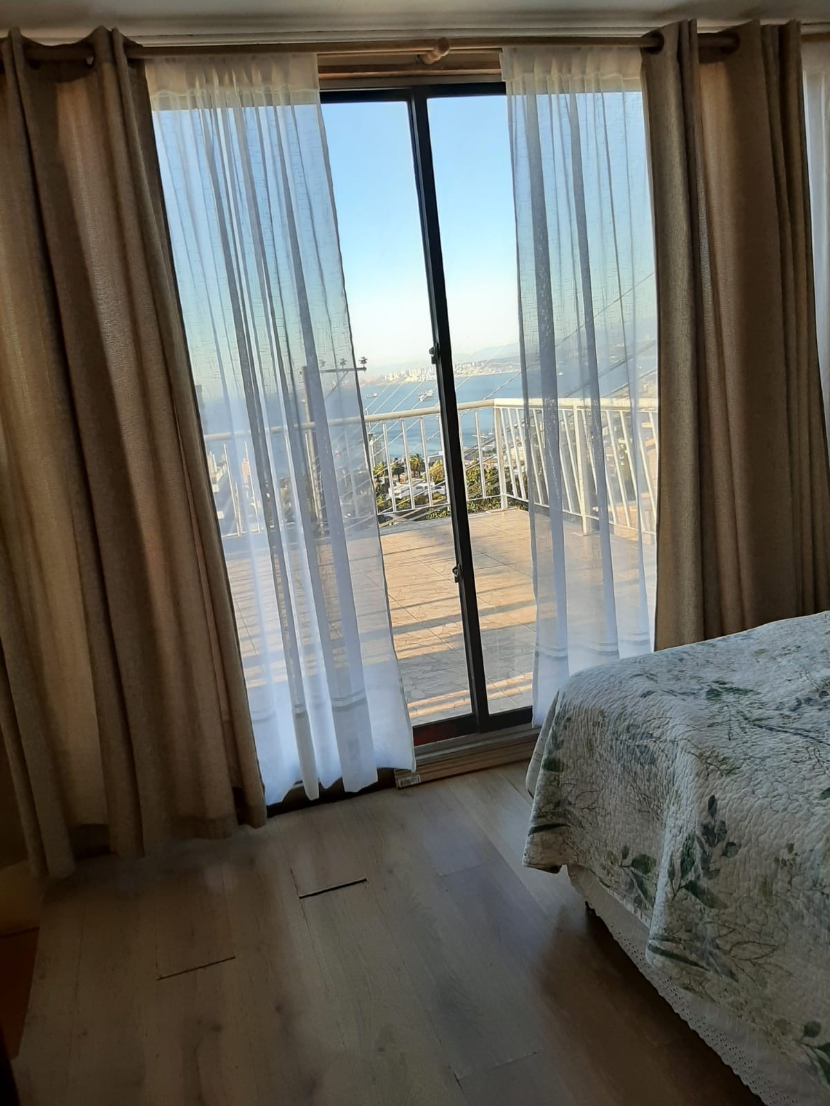 CASA BARRIO RESIDENCIAL VALPARAISO