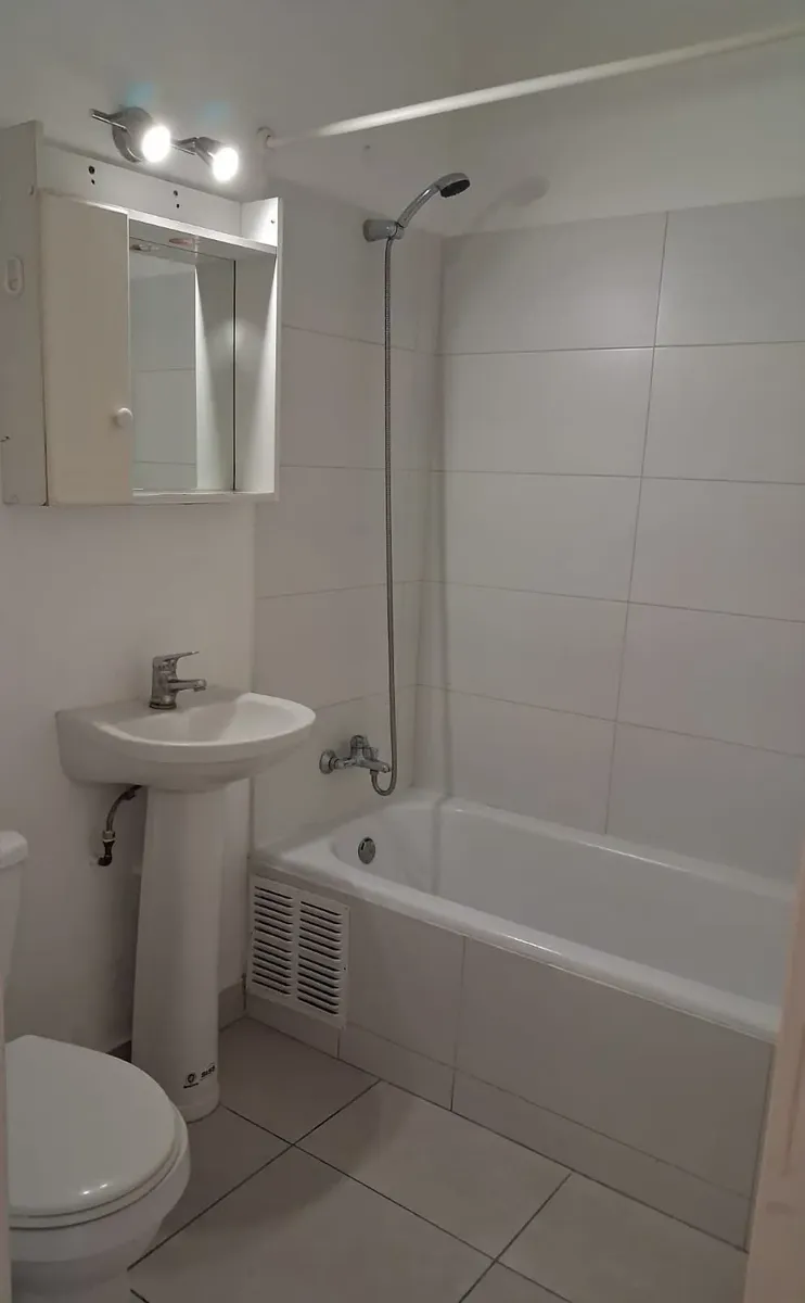 Arriendo departamento Metro Santa Lucía